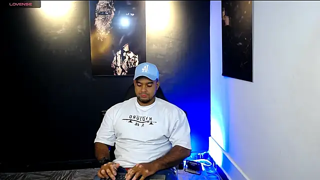 Snapshot of Big_furry_bear13 chatting on 01/08/26, 04:26 Big furry bear13 online show from 01/08/26, 04:26