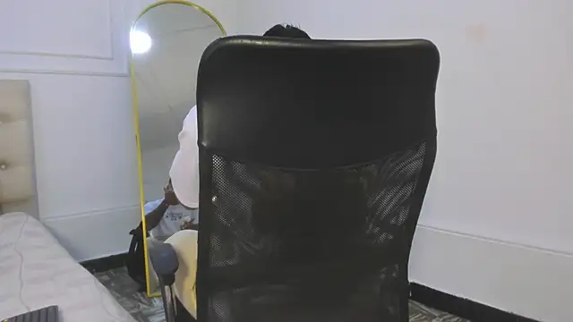 Snapshot of Big_furry_bear13 chatting on 02/05/26, 03:49 Big furry bear13 online show from 02/05/26, 03:49