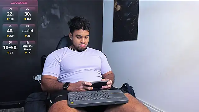 Snapshot of Big_furry_bear13 chatting on 02/17/26, 06:54 Big furry bear13 online show from 02/17/26, 06:54