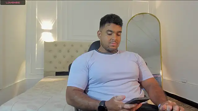 Snapshot of Big_furry_bear13 chatting on 03/21/26, 12:32 Big furry bear13 online show from 03/21/26, 12:32