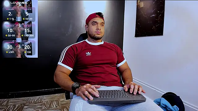 Snapshot of Big_furry_bear13 chatting on 03/31/26, 06:47 Big furry bear13 online show from 03/31/26, 06:47