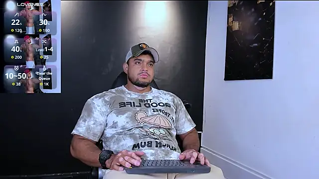 Snapshot of Big_furry_bear13 chatting on 04/02/26, 06:00 Big furry bear13 online show from 04/02/26, 06:00