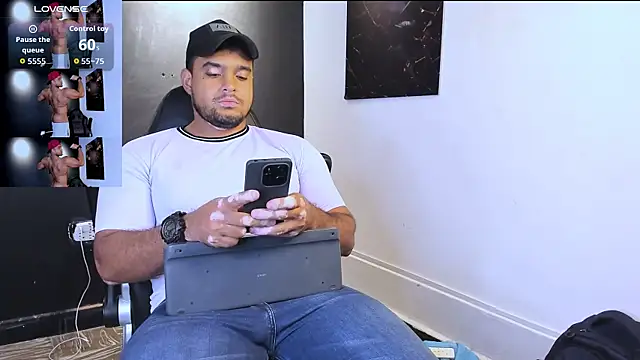 Snapshot of Big_furry_bear13 chatting on 04/03/26, 06:22 Big furry bear13 online show from 04/03/26, 06:22