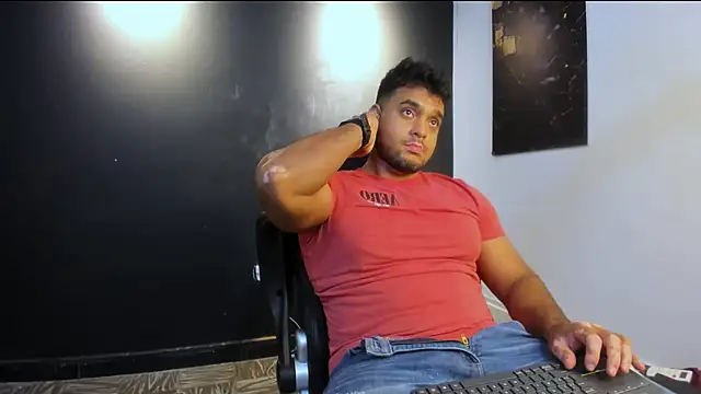 Snapshot of Big_furry_bear13 chatting on 04/11/26, 05:12 Big furry bear13 online show from 04/11/26, 05:12