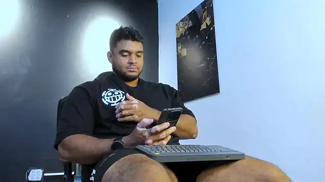 Big furry bear13 online show from 05/06/26, 10:04