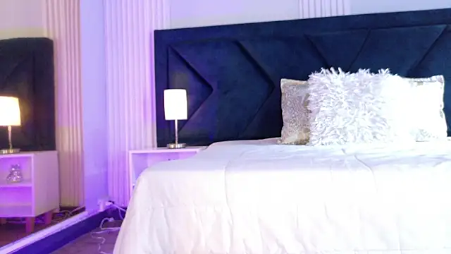 MollyCruz online show from 10/29/25, 03:25