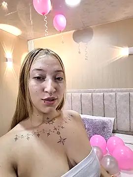 MollyCruz online show from 11/24/25, 10:37