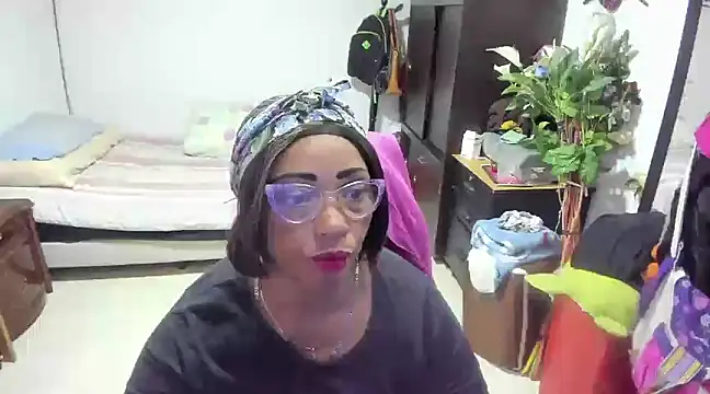 Snapshot of Mrs_mommy_ chatting on 01/29/25, 05:13 Mrs mommy online show from 01/29/25, 05:13