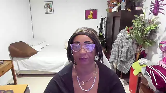 Snapshot of Mrs_mommy_ chatting on 02/13/25, 05:11 Mrs mommy online show from 02/13/25, 05:11