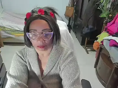 Snapshot of Mrs_mommy_ chatting on 03/09/25, 01:35 Mrs mommy online show from 03/09/25, 01:35