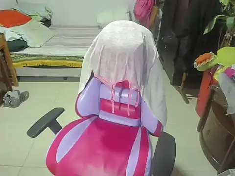 Snapshot of Mrs_mommy_ chatting on 03/19/25, 05:06 Mrs mommy online show from 03/19/25, 05:06