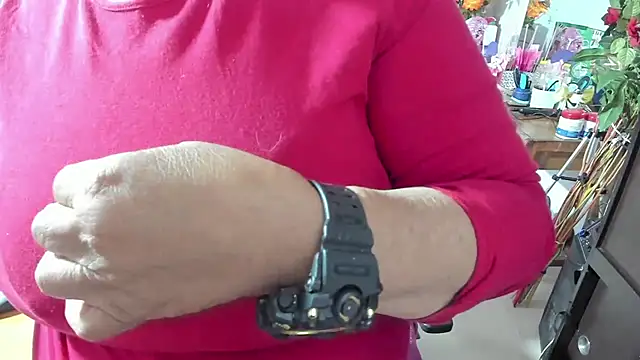 Snapshot of Mrs_mommy_ chatting on 09/24/25, 05:05 Mrs mommy online show from 09/24/25, 05:05