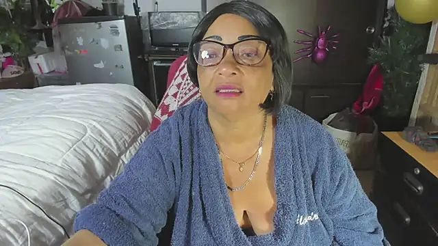 Snapshot of Mrs_mommy_ chatting on 11/14/25, 04:49 Mrs mommy online show from 11/14/25, 04:49