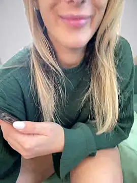 HotXMom online show from 01/08/25, 10:15