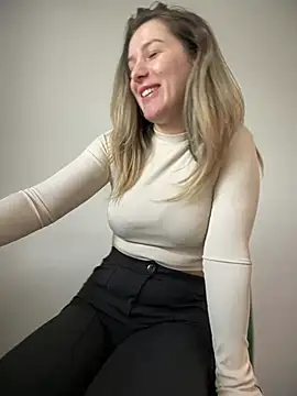 HotXMom online show from 03/07/25, 07:19