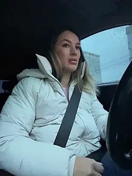 HotXMom online show from 03/17/25, 04:19