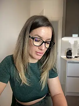 HotXMom online show from 03/20/25, 07:47