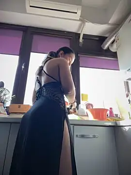 HotXMom online show from 03/11/26, 07:36