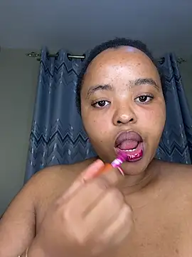 Snapshot of Linahlove chatting on 03/15/26, 09:32 Linahlove online show from 03/15/26, 09:32