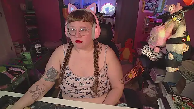 Snapshot of FatVeronica chatting on 04/27/26, 12:03 FatVeronica online show from 04/27/26, 12:03