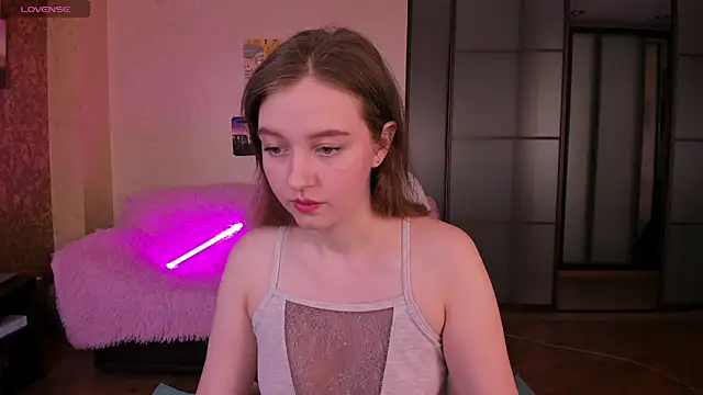 Snapshot of Ksuhesa chatting on 03/08/26, 08:07 Ksuhesa online show from 03/08/26, 08:07