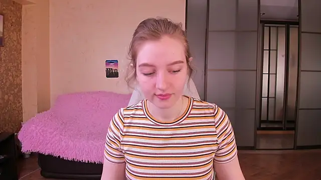 Snapshot of Ksuhesa chatting on 04/04/26, 01:04 Ksuhesa online show from 04/04/26, 01:04