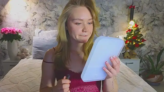 Snapshot of Aurora_Golden1 chatting on 01/06/26, 08:45 Aurora Golden1 online show from 01/06/26, 08:45