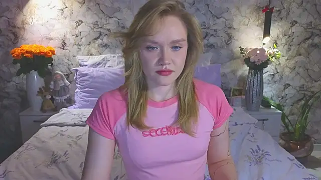 Snapshot of Aurora_Golden1 chatting on 02/14/26, 04:59 Aurora Golden1 online show from 02/14/26, 04:59