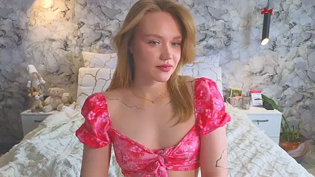 Snapshot of Aurora_Golden1 chatting on 03/07/26, 03:36 Aurora Golden1 online show from 03/07/26, 03:36