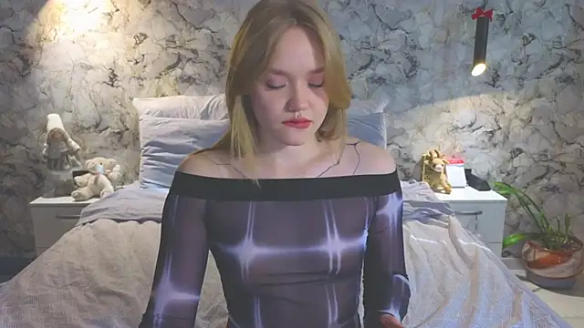 Snapshot of Aurora_Golden1 chatting on 03/25/26, 02:39 Aurora Golden1 online show from 03/25/26, 02:39