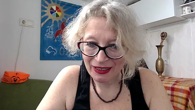 Snapshot of Zosya1111 chatting on 02/08/25, 12:28 Zosya1111 online show from 02/08/25, 12:28