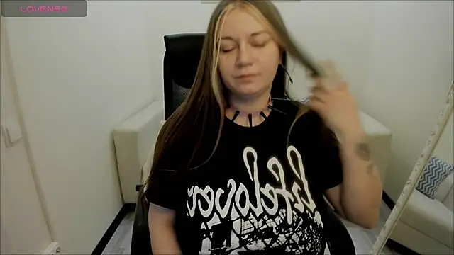 AlisaBacker online show from 12/12/24, 03:37