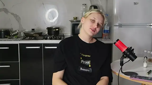 Snapshot of MertyXX chatting on 02/05/26, 11:31 MertyXX online show from 02/05/26, 11:31