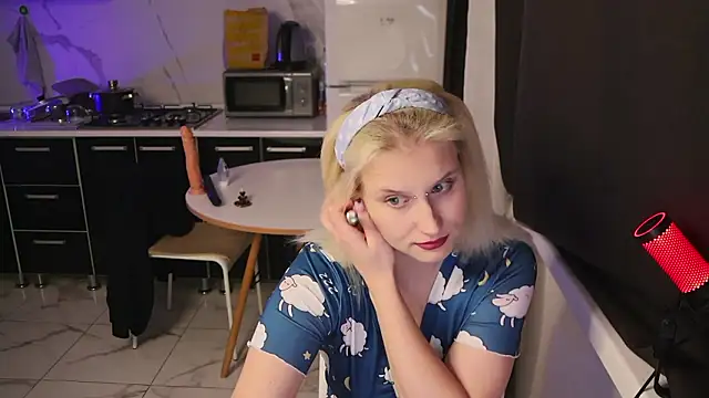 Snapshot of MertyXX chatting on 02/07/26, 10:13 MertyXX online show from 02/07/26, 10:13