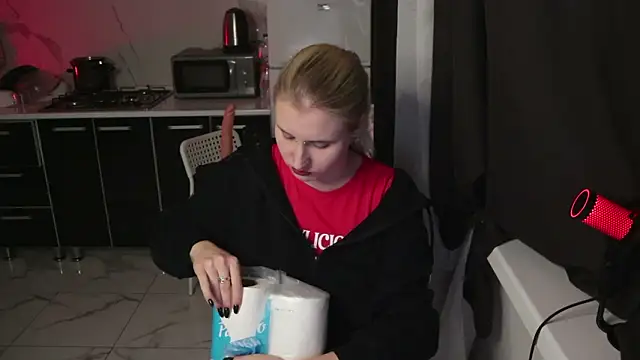 Snapshot of MertyXX chatting on 02/21/26, 10:11 MertyXX online show from 02/21/26, 10:11