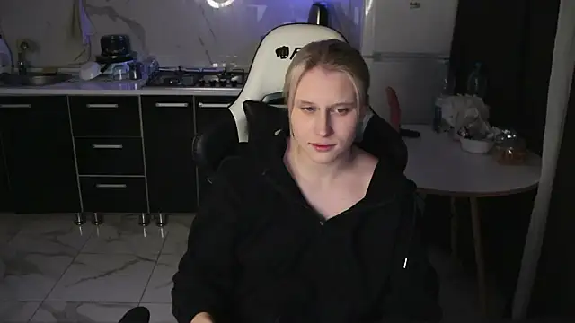 Snapshot of MertyXX chatting on 03/07/26, 10:07 MertyXX online show from 03/07/26, 10:07