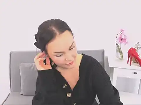 Snapshot of KendalNew chatting on 12/19/24, 08:13 KendalNew online show from 12/19/24, 08:13