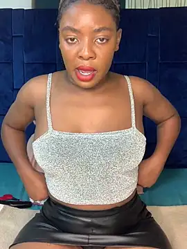 Snapshot of Ass-Queen chatting on 09/27/25, 06:02 Ass-Queen online show from 09/27/25, 06:02