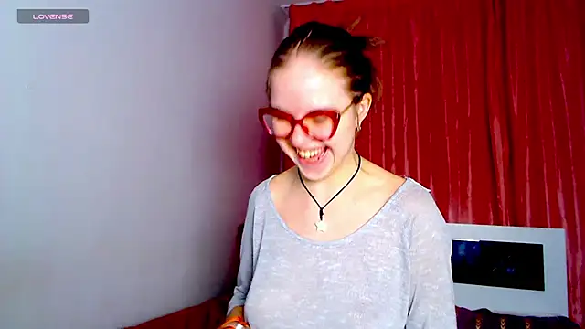 Sarah HS online show from 12/09/24, 06:25