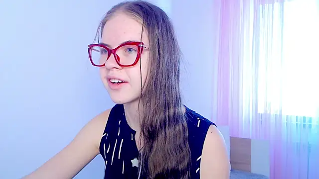 Sarah HS online show from 11/09/25, 04:11