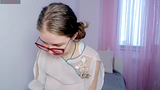 Snapshot of Sarah_HS chatting on 02/24/26, 11:52 Sarah HS online show from 02/24/26, 11:52