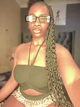 Snapshot of Candy-Heart chatting on 01/03/25, 04:00 Candy-Heart online show from 01/03/25, 04:00