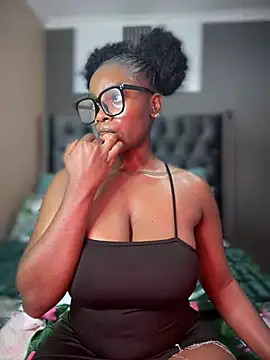 Snapshot of Candy-Heart chatting on 03/03/25, 09:26 Candy-Heart online show from 03/03/25, 09:26