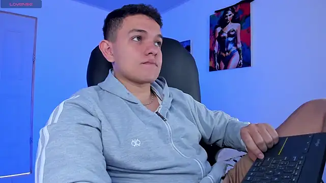 Snapshot of Dunkan_Kravitz chatting on 04/15/26, 04:36 Dunkan Kravitz online show from 04/15/26, 04:36