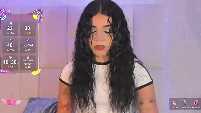 Snapshot of Summer_walkerr chatting on 11/07/25, 12:38 Summer walkerr online show from 11/07/25, 12:38