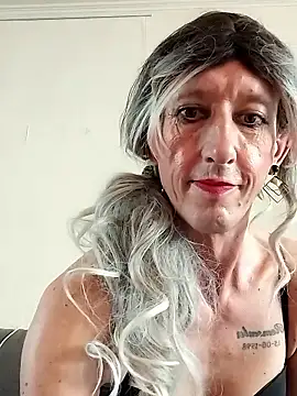 Snapshot of AlexiaXXL chatting on 12/20/25, 11:06 AlexiaXXL online show from 12/20/25, 11:06