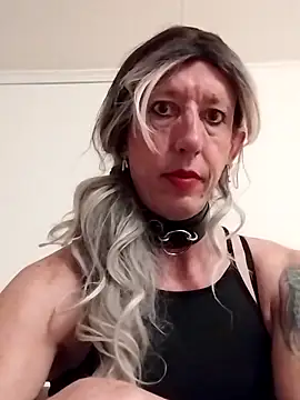 Snapshot of AlexiaXXL chatting on 03/12/26, 01:45 AlexiaXXL online show from 03/12/26, 01:45