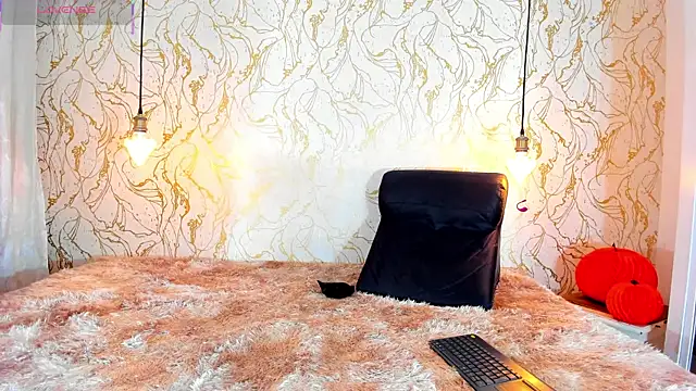 NATALIE PARKERR online show from 11/07/25, 12:27