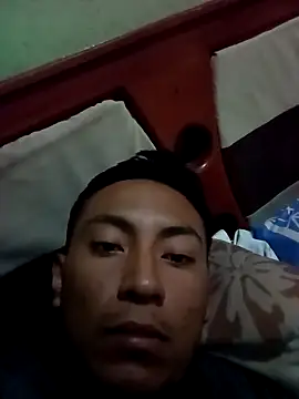 Snapshot of Robertoch chatting on 11/13/25, 04:06 Robertoch online show from 11/13/25, 04:06