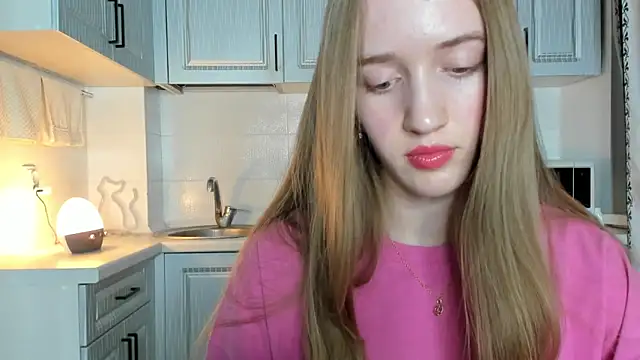 leslie my lovee online show from 10/13/25, 07:03